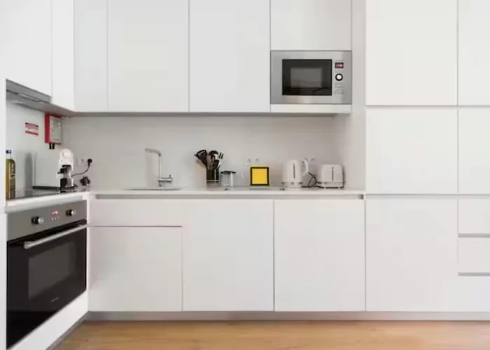 Апартаменты Contemporary Gem In Lisbon's Heart
