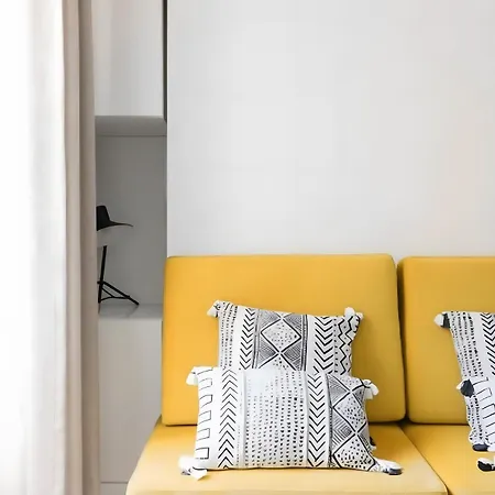 Contemporary Gem In Lisbon's Heart דירה *
