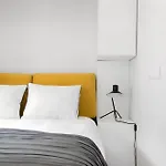 Contemporary Gem In Lisbon's Heart Apartman *
